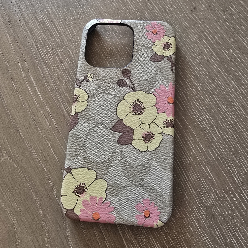 COACH iPhone 13 Pro Signature Canvas Floral Print Light Khaki